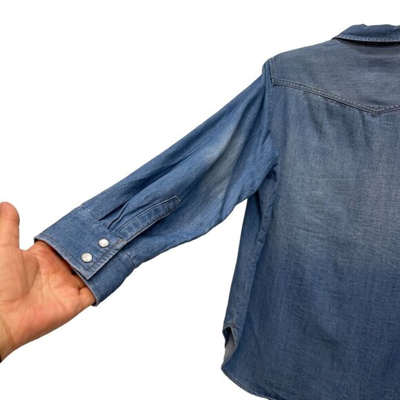 Universal Thread Goods Women Blue Denim Long Sleeve Button Up Shirt Top Size M - Picture 4 of 13